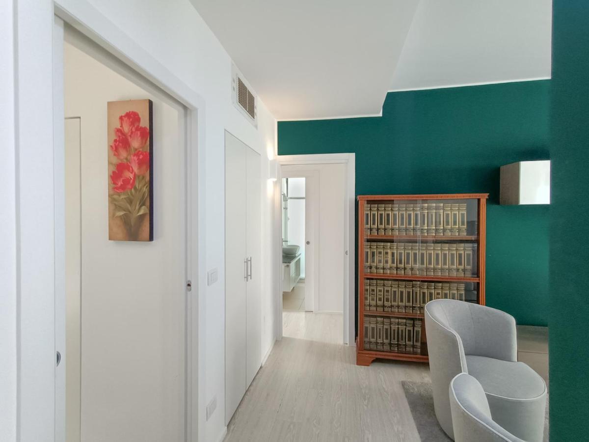 ミラノJoivy Elegant Flat For 6 With 2 Balconiesアパートメント エクステリア 写真